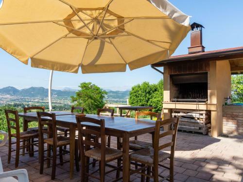 Captivating Holiday Home In Gubbio With Pool