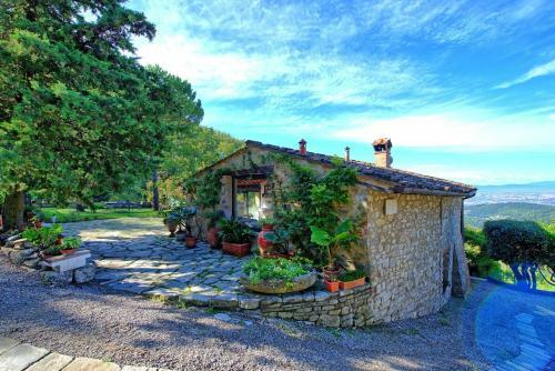 Le Catese Villa Sleeps 6 With Pool Air Con And Wifi