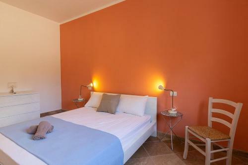 Leuca Villa Sleeps 6 With Pool And Air Con