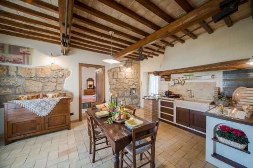 Civita Di Bagnoregio Villa Sleeps 7 Pool Air Con