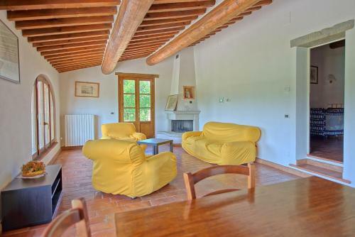 Poschini Villa Sleeps 16 With Pool Air Con And Wifi