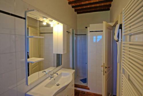 Poschini Villa Sleeps 16 With Pool Air Con And Wifi