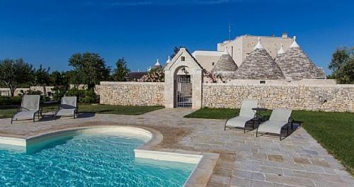 Martina Franca Villa Sleeps 3 Pool Wifi