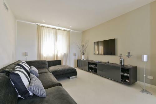 Piane Chienti Villa Sleeps 8 Pool Air Con Wifi