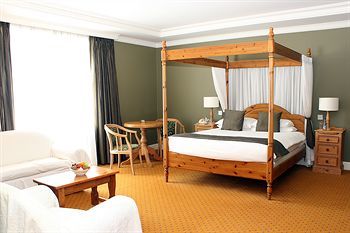 Meadowlands Hotel