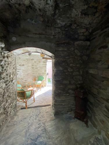 Independent Stone House With Lake View