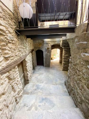 Independent Stone House With Lake View