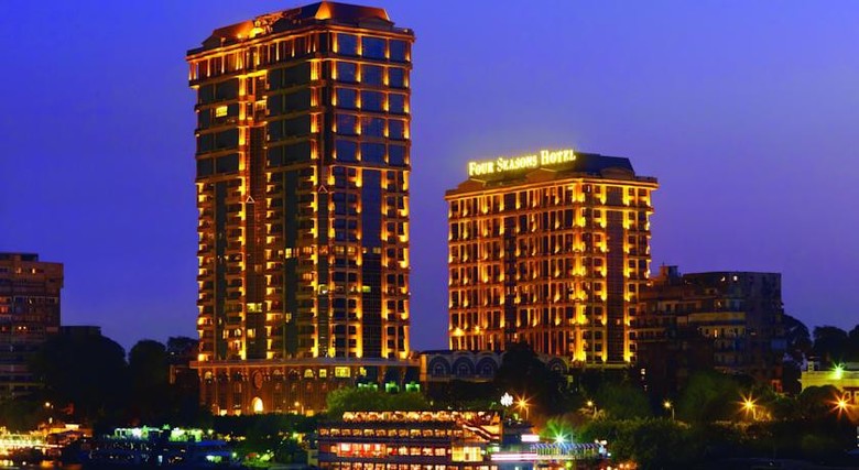 Hotel Four Seasons First Residence