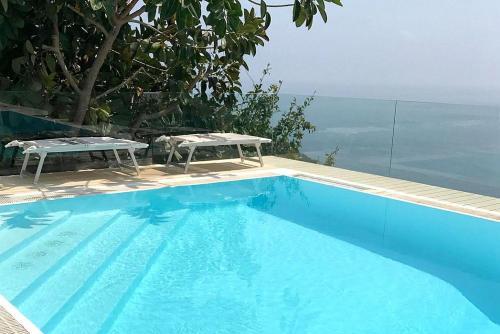 Sirenuse Villa Sleeps 14 Pool Air Con Wifi
