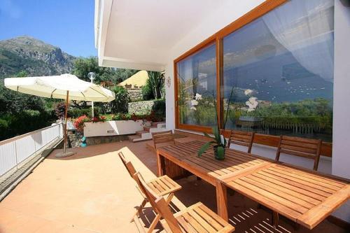 Sirenuse Villa Sleeps 14 Pool Air Con Wifi