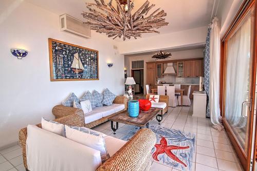 Sirenuse Villa Sleeps 14 Pool Air Con Wifi
