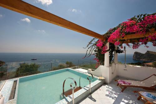 Nerano Villa Sleeps 10 With Pool Air Con And Wifi