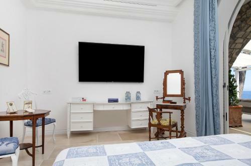 Nerano Villa Sleeps 12 With Pool Air Con And Wifi
