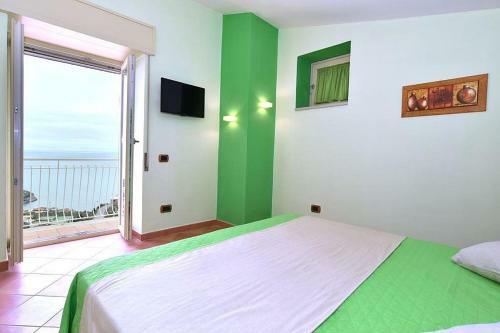 Coppetelle Holiday Home Sleeps 7 With Air Con