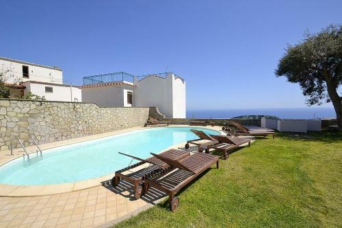 Nerano Villa Sleeps 6 Pool Air Con Wifi