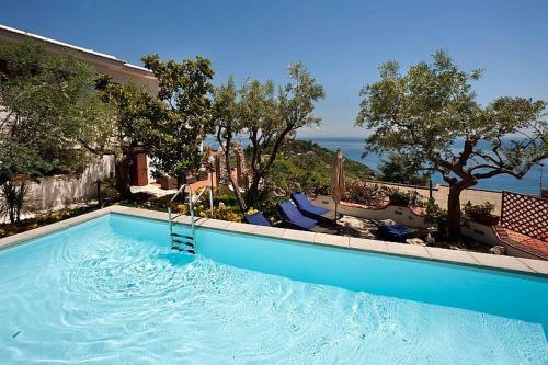 Nerano Villa Sleeps 10 Pool Air Con Wifi