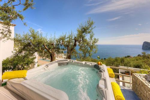 Marina Del Cantone Villa Sleeps 22 Pool Air Con