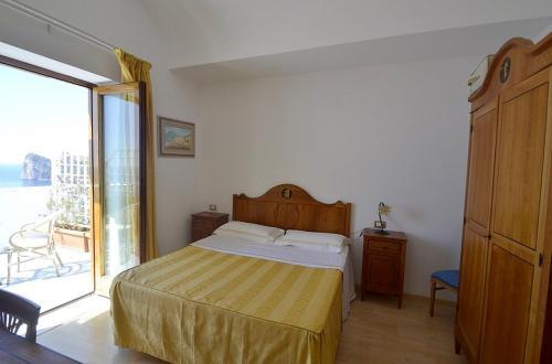 Marina Del Cantone Villa Sleeps 22 Pool Air Con