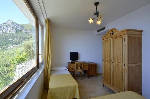 Marina Del Cantone Villa Sleeps 22 Pool Air Con