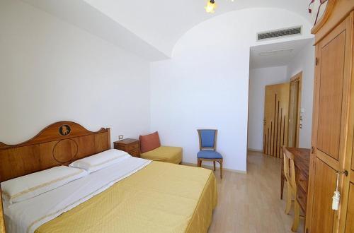 Marina Del Cantone Villa Sleeps 22 Pool Air Con