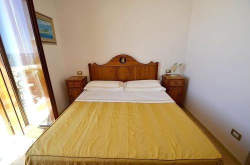 Marina Del Cantone Villa Sleeps 22 Pool Air Con