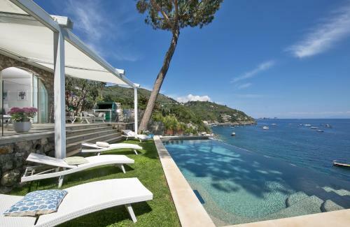 Nerano Villa Sleeps 8 With Pool Air Con And Wifi