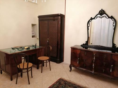 Hostal Room In Bb - Rent Rooms In Nola Na