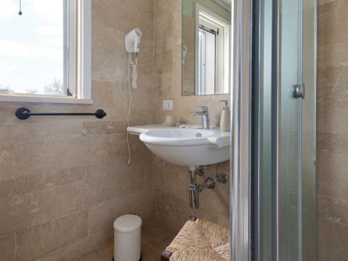 Rustic Farmhouse In Noto With Swimming Pool