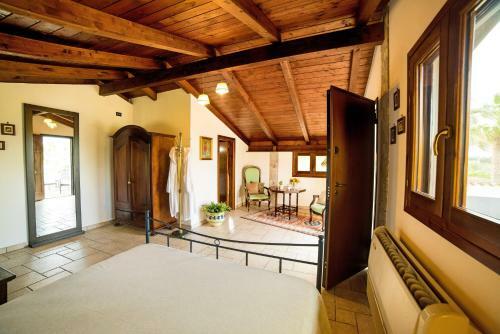 Oria Villa Sleeps 8 Pool Air Con Wifi