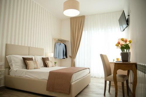 Hostal Porta Aragonese Luxury Rooms