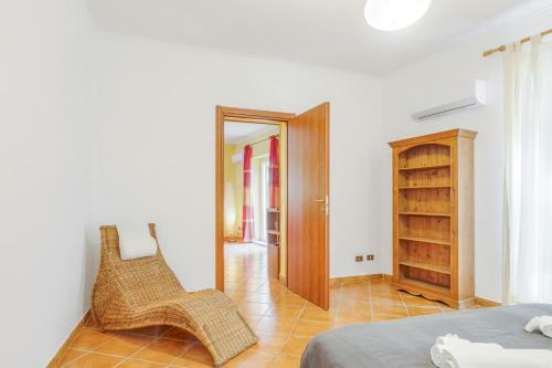 Maqueda Balcony Apartment