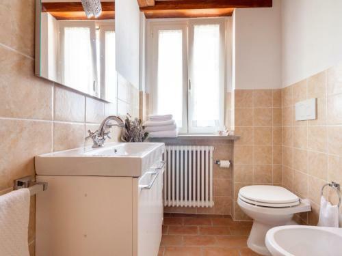 Secluded Apartment In Pennabili With Whirlpool