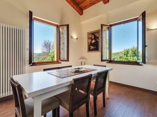 Stylish Villa In Piandimeleto With Swimming Pool
