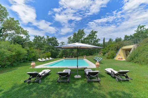 Segromigno In Monte Villa Sleeps 14 With Pool And Air Con