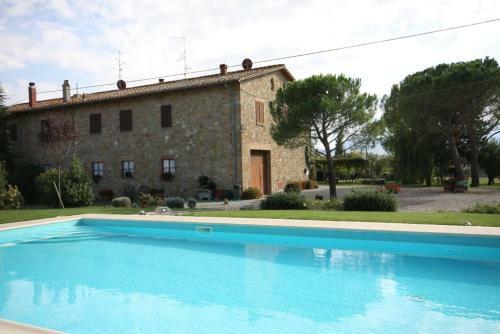 Gallina Villa Sleeps 8 Pool Wifi