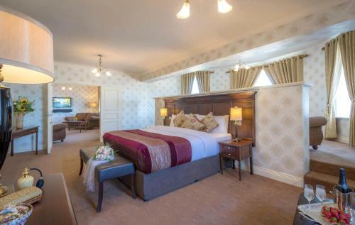 Royal Marine Hotel