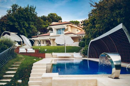 Pietra La Croce Villa Sleeps 8 With Pool And Air Con