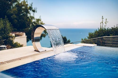 Pietra La Croce Villa Sleeps 8 With Pool And Air Con