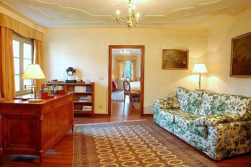 Piombino Dese Villa Sleeps 8 Pool Air Con Wifi