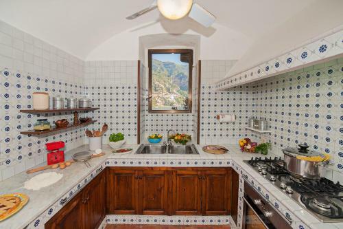 Positano Villa Sleeps 13 Air Con Wifi