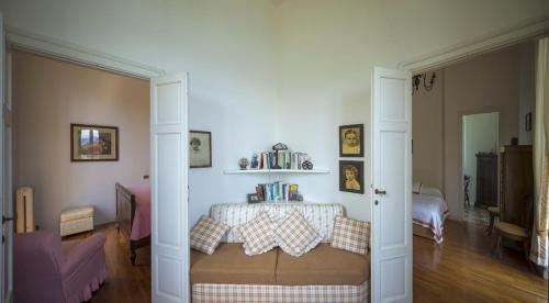Portovenere Villa Sleeps 8 With Pool And Air Con