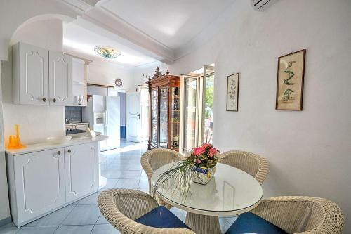 Positano Villa Sleeps 8 Pool Air Con