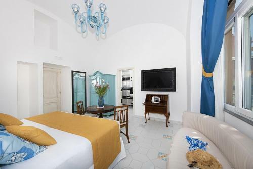 Positano Villa Sleeps 8 With Pool And Air Con