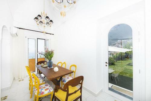 Positano Villa Sleeps 8 With Pool And Air Con