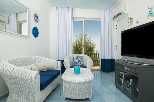 Positano Villa Sleeps 4 With Pool Air Con And Wifi