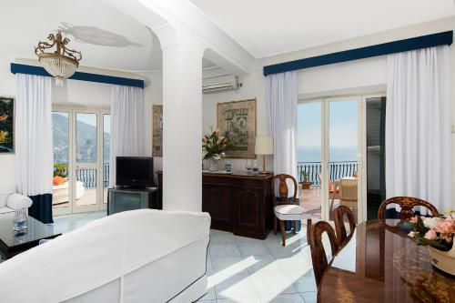 Villa In Positano Sleeps 8 With Pool Air Con And Wifi