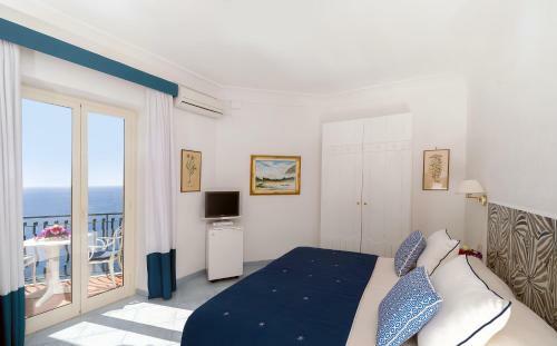 Villa In Positano Sleeps 8 With Pool Air Con And Wifi