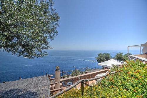 Praiano Villa Sleeps 4 Air Con Wifi