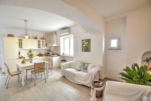 Praiano Apartment Sleeps 4 Air Con Wifi