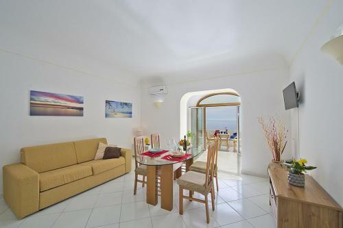 Praiano Villa Sleeps 2 Air Con Wifi